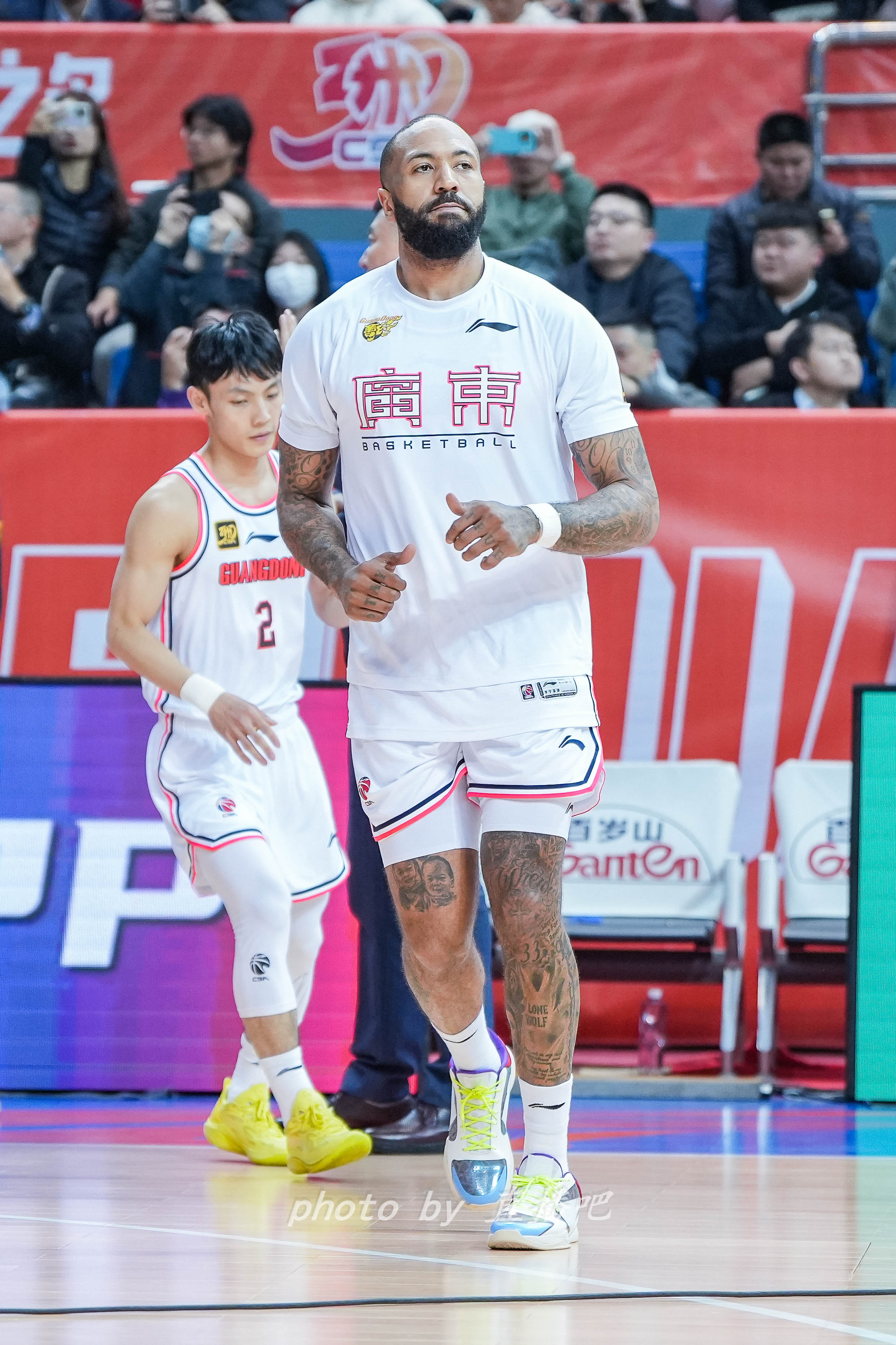  打得不錯(cuò)！36歲吉倫沃特原本的第三外援卻成廣東男籃的真大腿