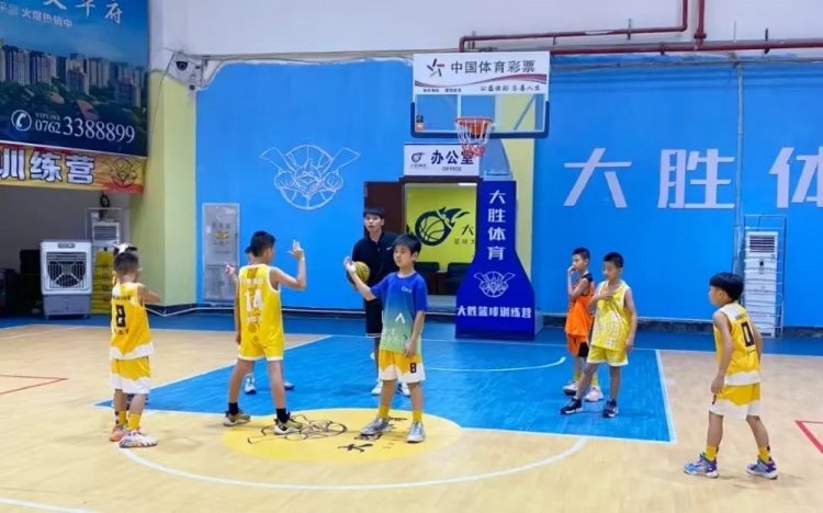  廣東河源體彩少兒籃球培訓(xùn)班：結(jié)營不散場，夢想正啟航