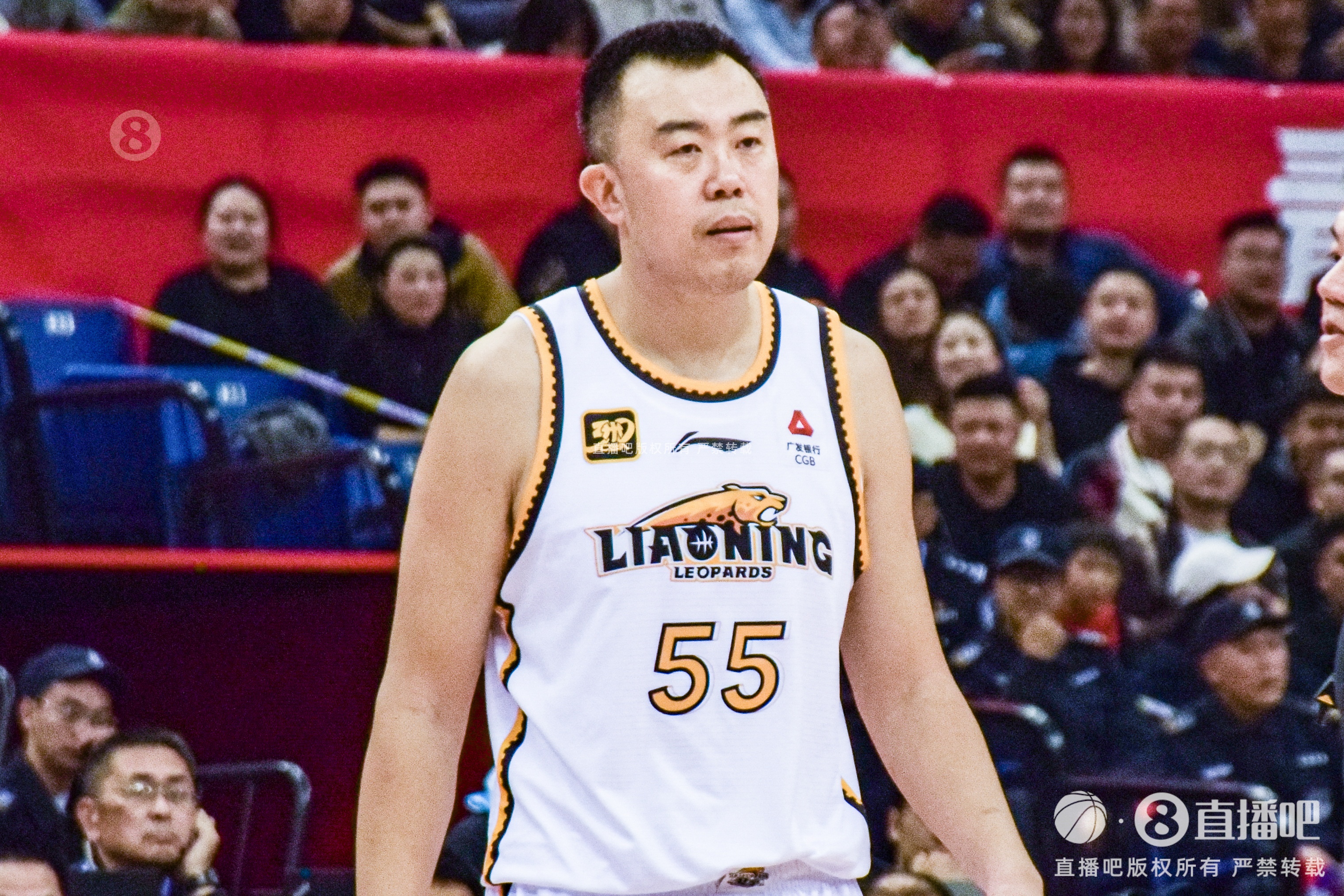  油箱滿滿的！韓德君上半場5投全中得到10分3板2助1斷